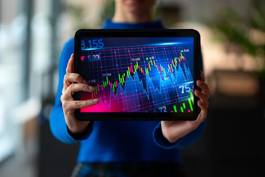 How to Read Stock Charts for Beginners – Candlestick and Technical Analysis Guide