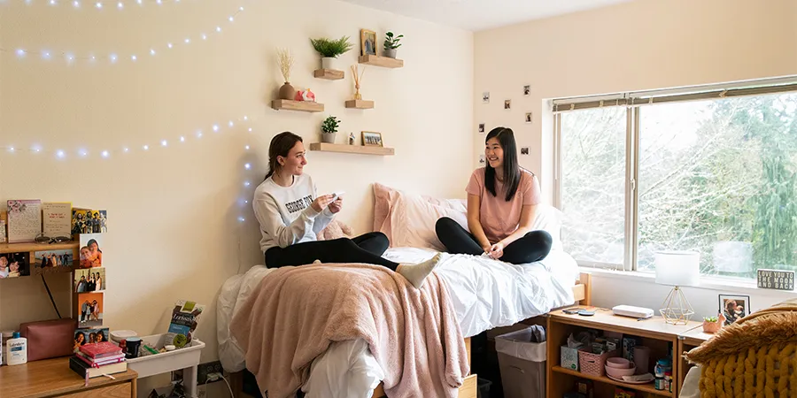 Live Peacefully with Roommates Tips for living with roommates peacefully in college dorms