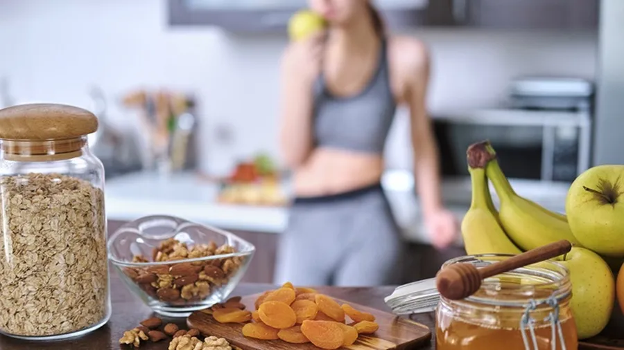 Foods that boost energy levels throughout the day without sugar crashes