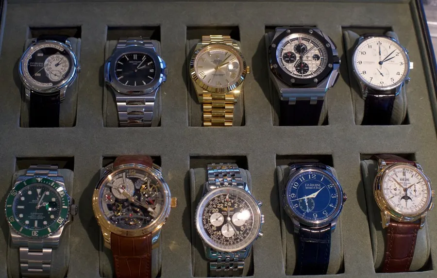 Visual guide to luxury watch collecting metrics and horology